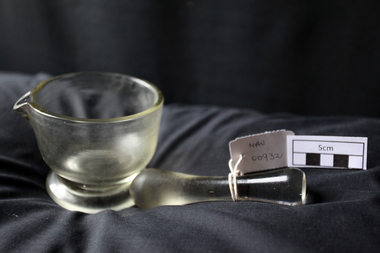 Manufactured Glass, Pharmacy mortar and pestle, 20thC