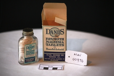 Manufactured Glass, bottle 'Dands' tablets with box, mid 20thC