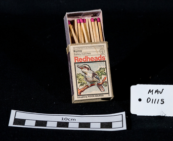 Containers, matchbox 'Redhead' with matches, 20thC
