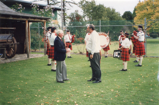 Moorabbin Pipe Band - Mr Reid (left) Cr. Flavell (right) (1 of 3)
