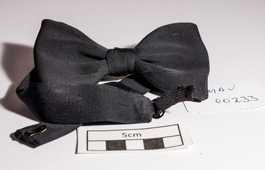 Clothing, Bow tie, black, elastic, clip