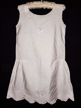 Clothing, lady's lawn slip c1920