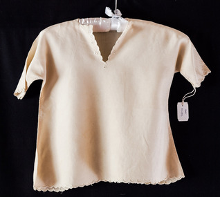 Clothing - Clothing, baby's cream silk top, c1900
