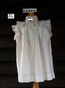 Clothing, child's pinafore