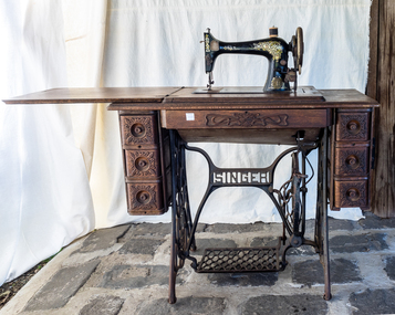 Sewing Equip, 'Singer '  treadle machine