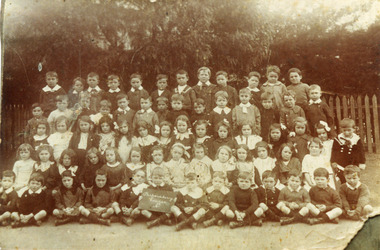 Chelt. SS Prep A   c1915  Ada Pickering - 9th left 2nd row