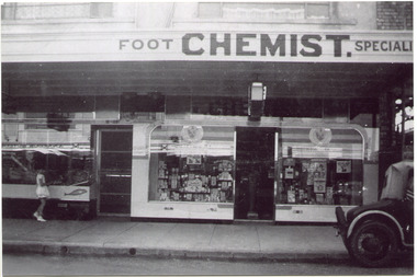 F6  52  MAV 00587 Mr Moore's Chemist Bentleigh c 1930 