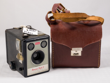 Photography, Camera Kodak  Flash 11 with leather case c1940, c1940