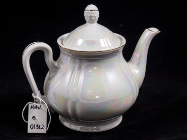 Kitchen Equuipment, Teapot 20thC, 20thC