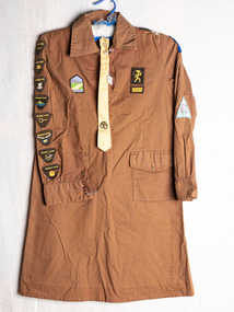 Clothing,Uniform Brownie Guide,yellow tie,brass badge, c1960