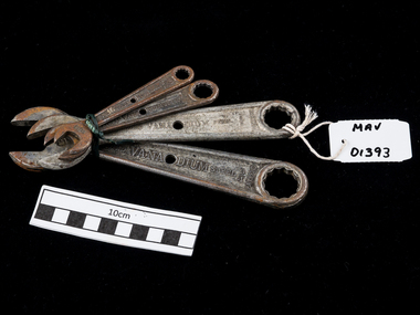 Tools, Spanner Auto x4 'Vana Dium', 20thC