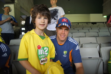 Sam Montgomery meets Michael Beer at MCG