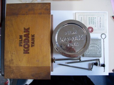 Functional object - Developing Set - Kodak, n.d