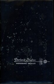 Functional object - Wallet - Portland Studios Photographic Specialists, n.d