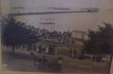 Photograph - Photograph - Opening of the New Pier, 13 February 1902, 1902