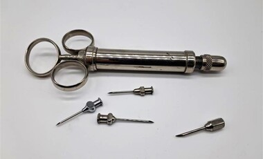 Functional object - Veterinary Syringe, 1900s