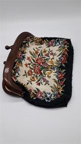 Accessory - Clutch purse, unknown