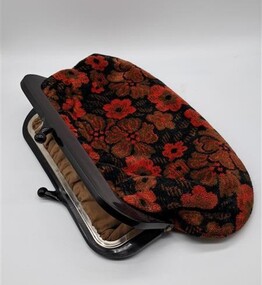 Accessory - Clutch purse, unknown