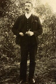 Photograph - Digital Image, Gilding family 2, 1903c