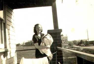 Photograph - Digital image, 122 Main Road Lower Plenty [Caroline Barnett and son Alfred], 1945c