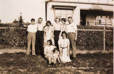 Photograph - Digital image, Barnett family at 122 Main Road Lower Plenty, 1930c