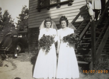 Photograph - Digital image, Bridesmaids at wedding of Marjory Barnett to Arthur Mountford, 1945c