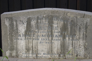 Photograph - Digital Image, Grave of Laurie Roy, Greensborough Cemetery, 23/02/1933