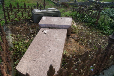 Photograph - Digital Image, Grave of John Scotland, Mary Colquhoun, Catherine Sievwright and Jessie Scotland, Greensborough Cemetery [damaged], 21/11/1888