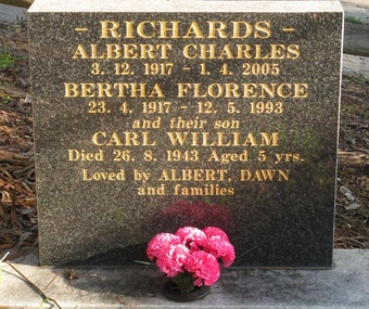 Photograph - Digital image, Grave of Albert C Richards, Bertha F Richards and Carl W Richards, Greensborough Cemetery, 01/04/2005