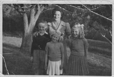 Photograph - Digital image, Trevor, Wyn, Elinor and Faye, 1941c