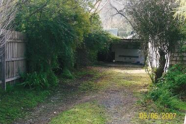 Photograph - Digital Image, 14 Poulter Avenue [exterior, driveway], 24/07/2014