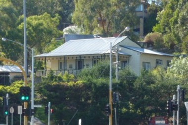 Photograph - Digital image, House St Helena and Diamond Creek Roads [Greensborough], 02/05/2013