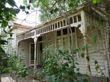Photograph - Digital Image, 10-12 Poulter Avenue [front verandah], 2015_