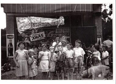 Photograph - Digital Image, Greenhills Road shop 1950s - children eating ice cream, 1950s
