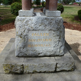 Photograph - Digital image, Marilyn Smith, Fallen Soldiers Memorial [base], 17/12/2013