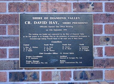 Photograph - Digital Image, Marilyn Smith, City of Banyule Offices Flintoff Street - Shire of Diamond Valley Plaque 1994, 13/09/1994