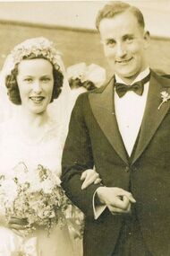 Photograph - Digital image, Tom and Beryl Vickers - wedding day, 18/10/1941