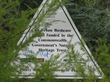 Photograph - Digital image, Dennis Ward, Heritage Trust sign, Plenty River Trail 2014, 27/03/2010