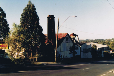 Photograph - Digital image, Frank Solomon, Briar Hill Timber Hardware Exteriors, 2000_