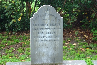 Photograph - Digital image, Marilyn Smith, Grave of Anthony Beale, St Helena Cemetery, 24/07/1944