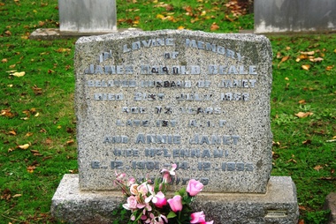 Photograph - Digital image, Marilyn Smith, Grave of James Harold Beale and Annie Beale, St Helena Cemetery, 21/07/1968