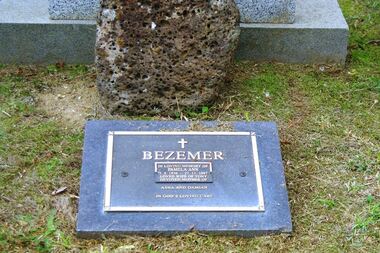 Photograph - Digital image, Marilyn Smith, Grave of Pamela Ann Bezemer, St Helena Cemetery, 27/11/1997