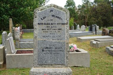 Photograph - Digital image, Grave of Ruth; Henry and Margaret Black; St Helena Cemetery, 26/09/1915