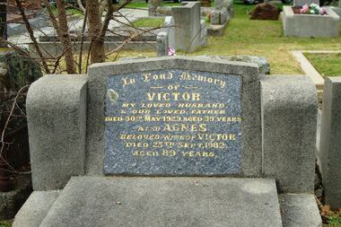 Photograph - Digital image, Marilyn Smith, Grave of Victor Davies and Agnes Davies, St Helena Cemetery, 30/05/1929