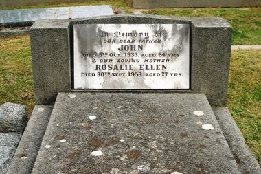 Photograph - Digital image, Marilyn Smith, Grave of John and Rosalie Ellen McLaughlin, St Helena Cemetery, 15/10/1933