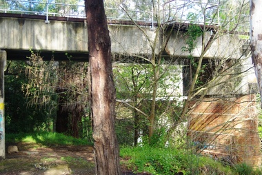 Photograph - Digital image, Marilyn Smith, Railway Road Rail Bridge over Plenty River Briar Hill, 17/09/2014
