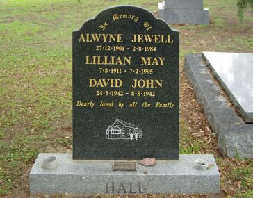 Photograph - Digital image, Marilyn Smith, Grave of Alwyne, Lillian and David Hall, St Helena Cemetery, 02/08/1984