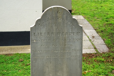 Photograph - Digital image, Marilyn Smith, Grave of Lillian Harper, St Helena Cemetery, 23/09/1929