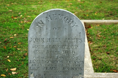 Photograph - Digital image, Grave of John James, James Johnson, Lily Johnson and Hilda Johnson, St Helena Cemetery, 20/01/1923
