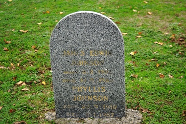 Photograph - Digital image, Marilyn Smith, Grave of James and Phyllis Johnson, St Helena Cemetery, 10/09/1983